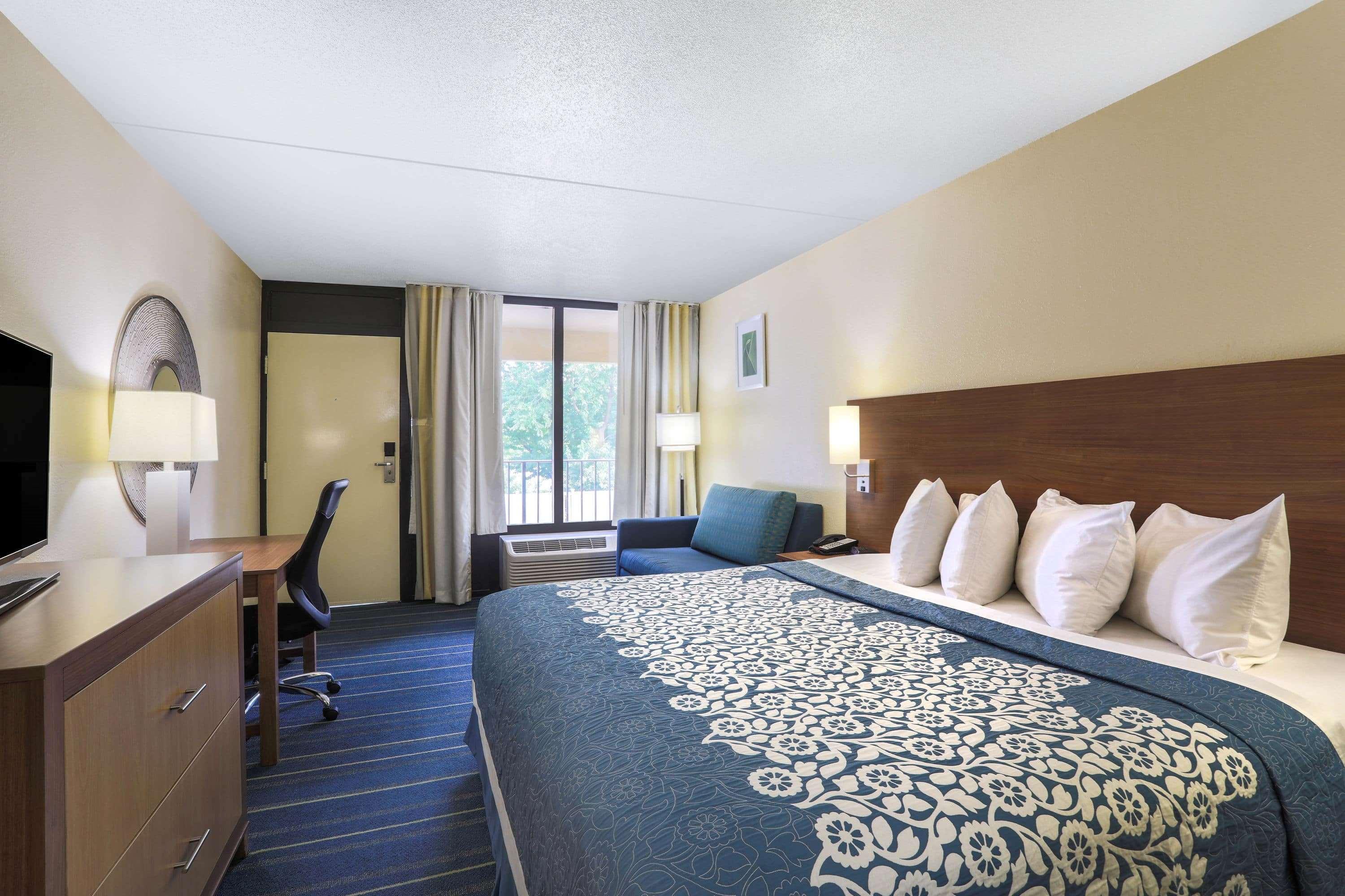 Days Inn By Wyndham Newark Wilmington Екстер'єр фото