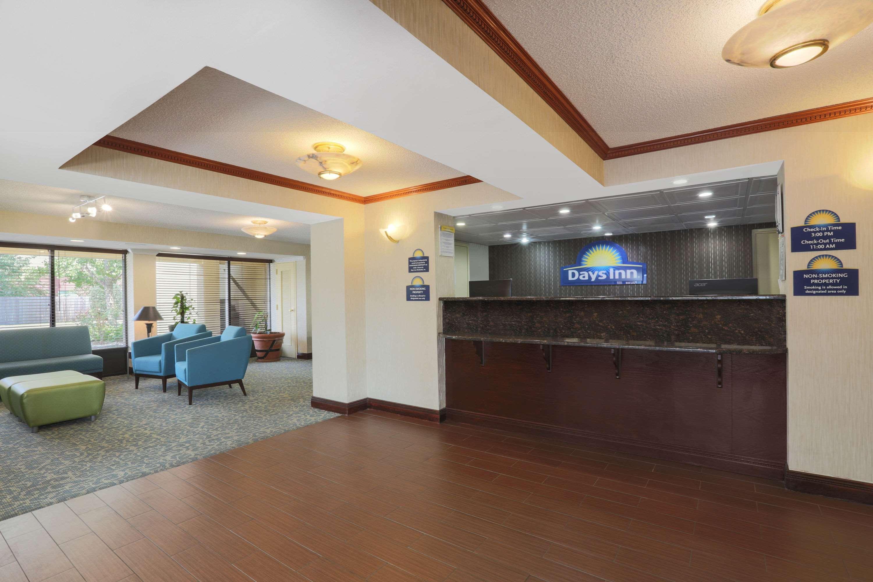 Days Inn By Wyndham Newark Wilmington Екстер'єр фото