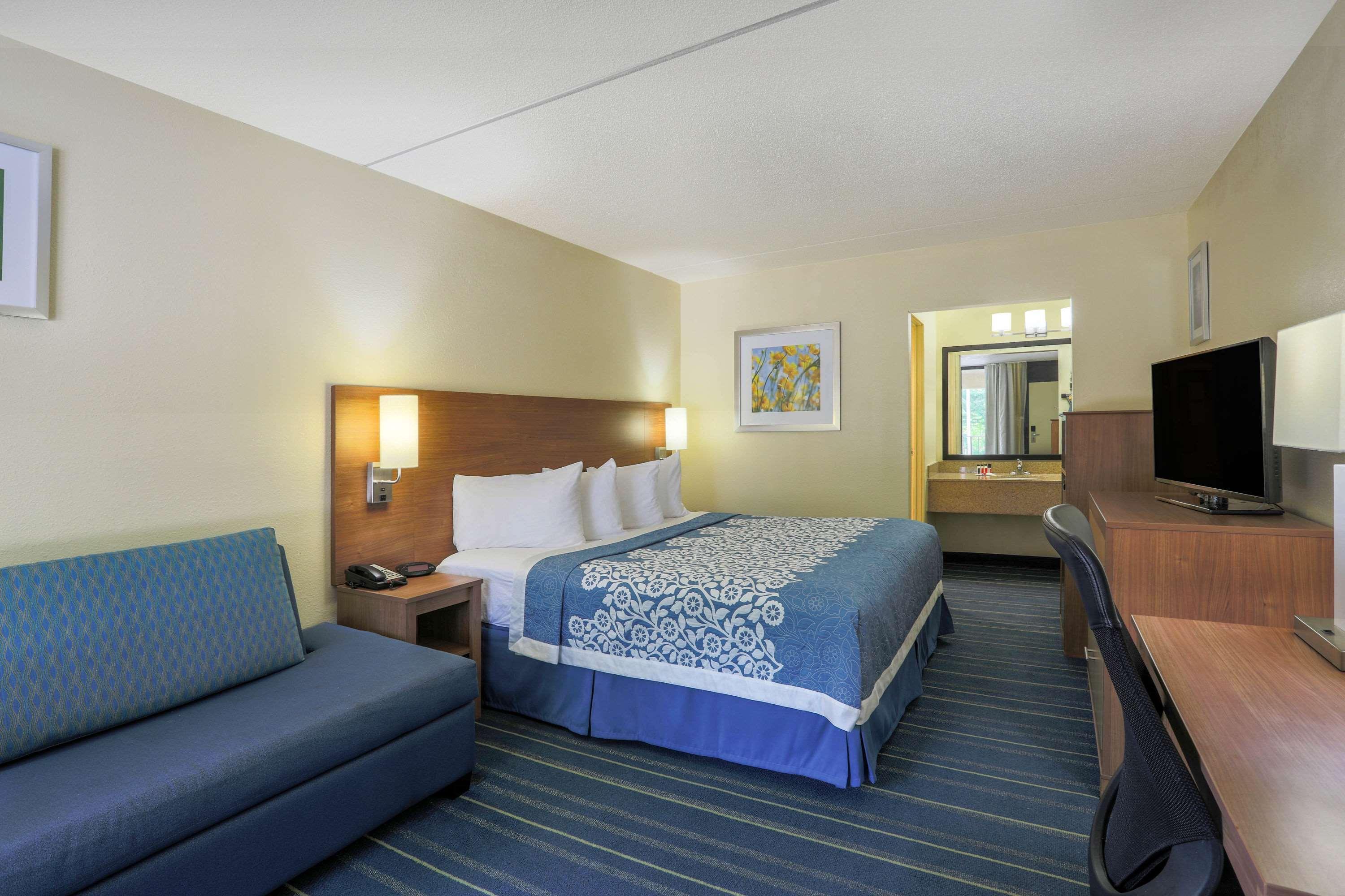 Days Inn By Wyndham Newark Wilmington Екстер'єр фото