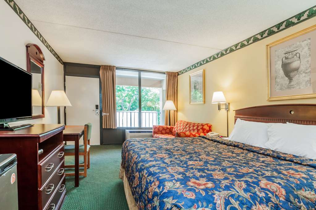 Days Inn By Wyndham Newark Wilmington Номер фото