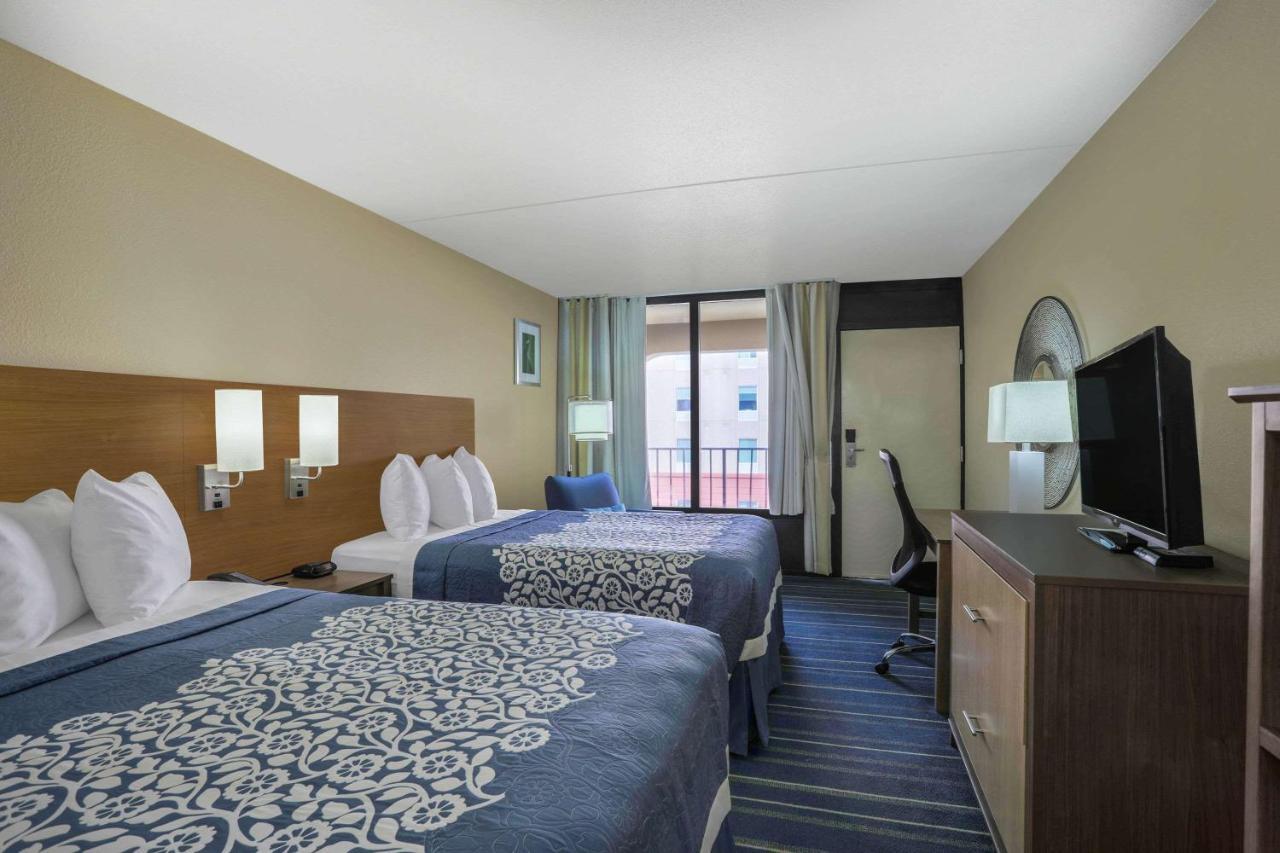 Days Inn By Wyndham Newark Wilmington Екстер'єр фото