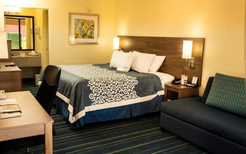 Days Inn By Wyndham Newark Wilmington Екстер'єр фото