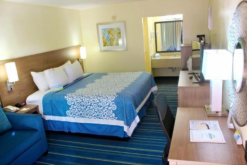 Days Inn By Wyndham Newark Wilmington Екстер'єр фото